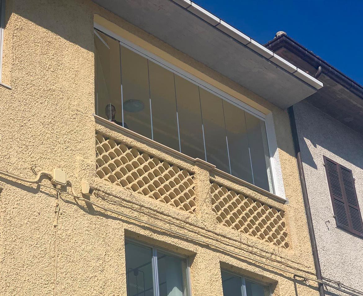 Balcone con vetrate ascoli piceno