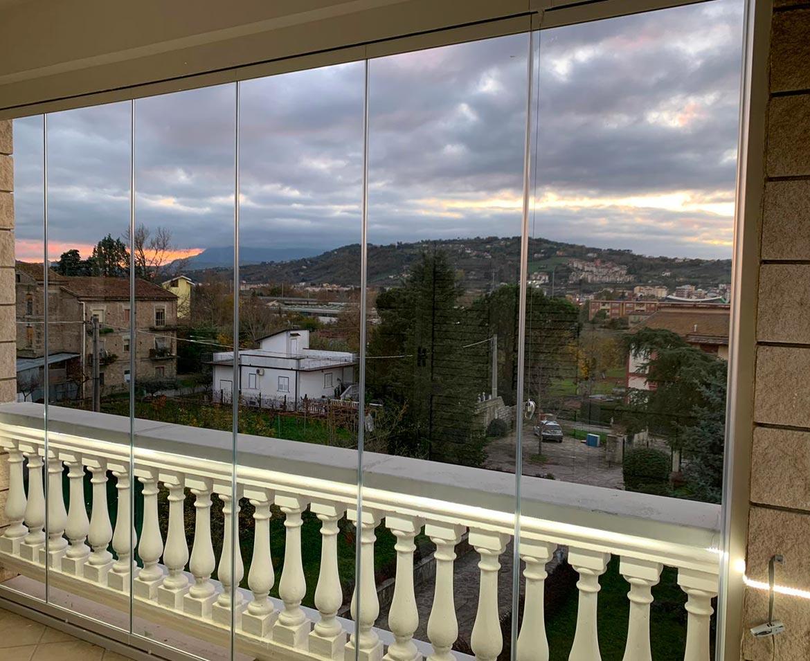 Balcone con vetrate benevento