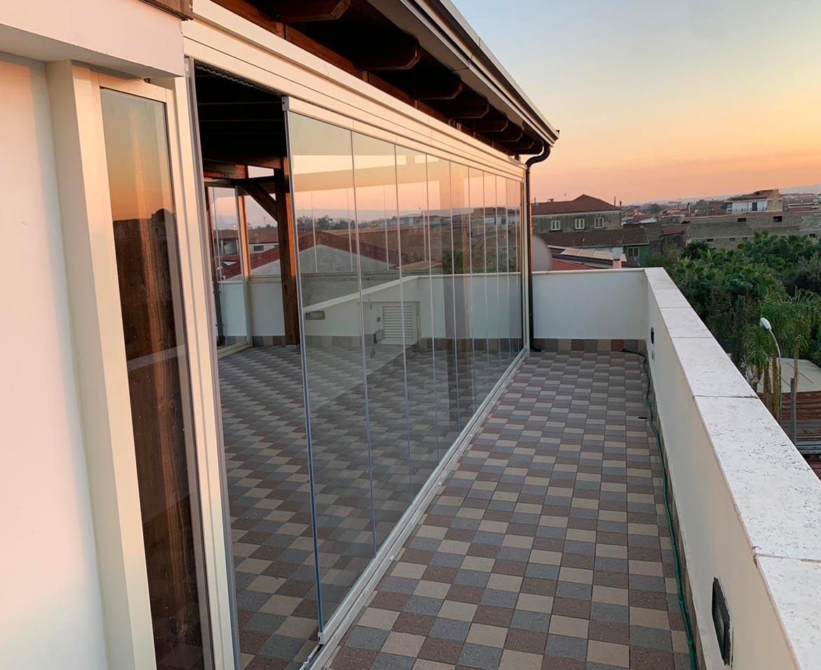 Balcone con vetrate caserta