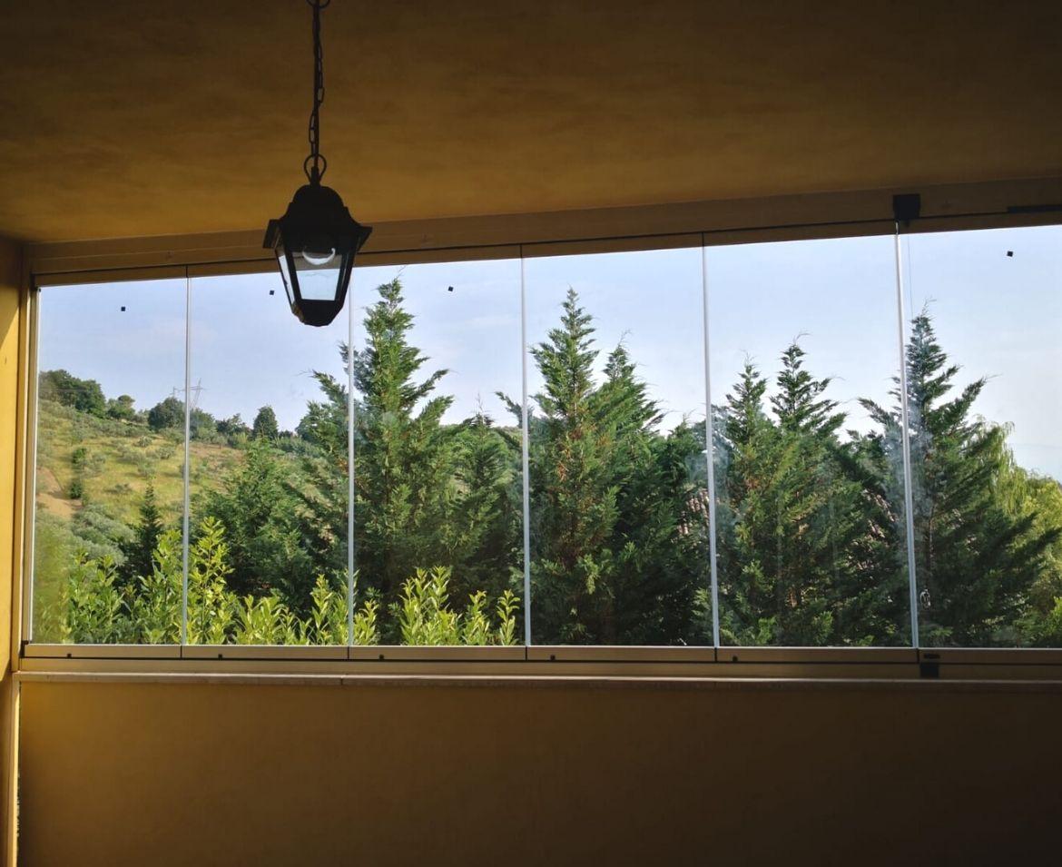 Balcone con vetrate chieti