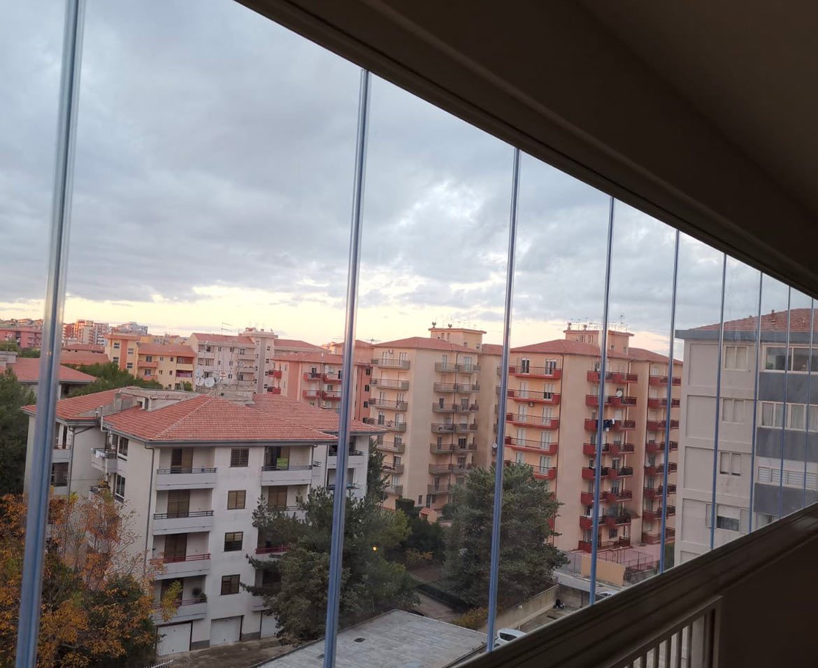 Balcone con vetrate scorrevoli ragusa