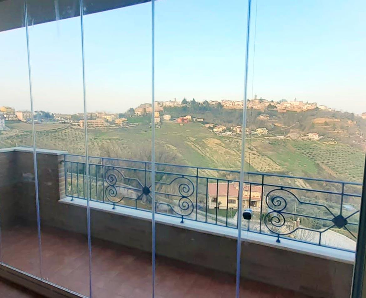 Balcone con vetrate teramo
