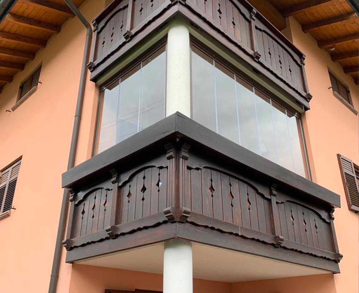 Balcone con vetrate trento