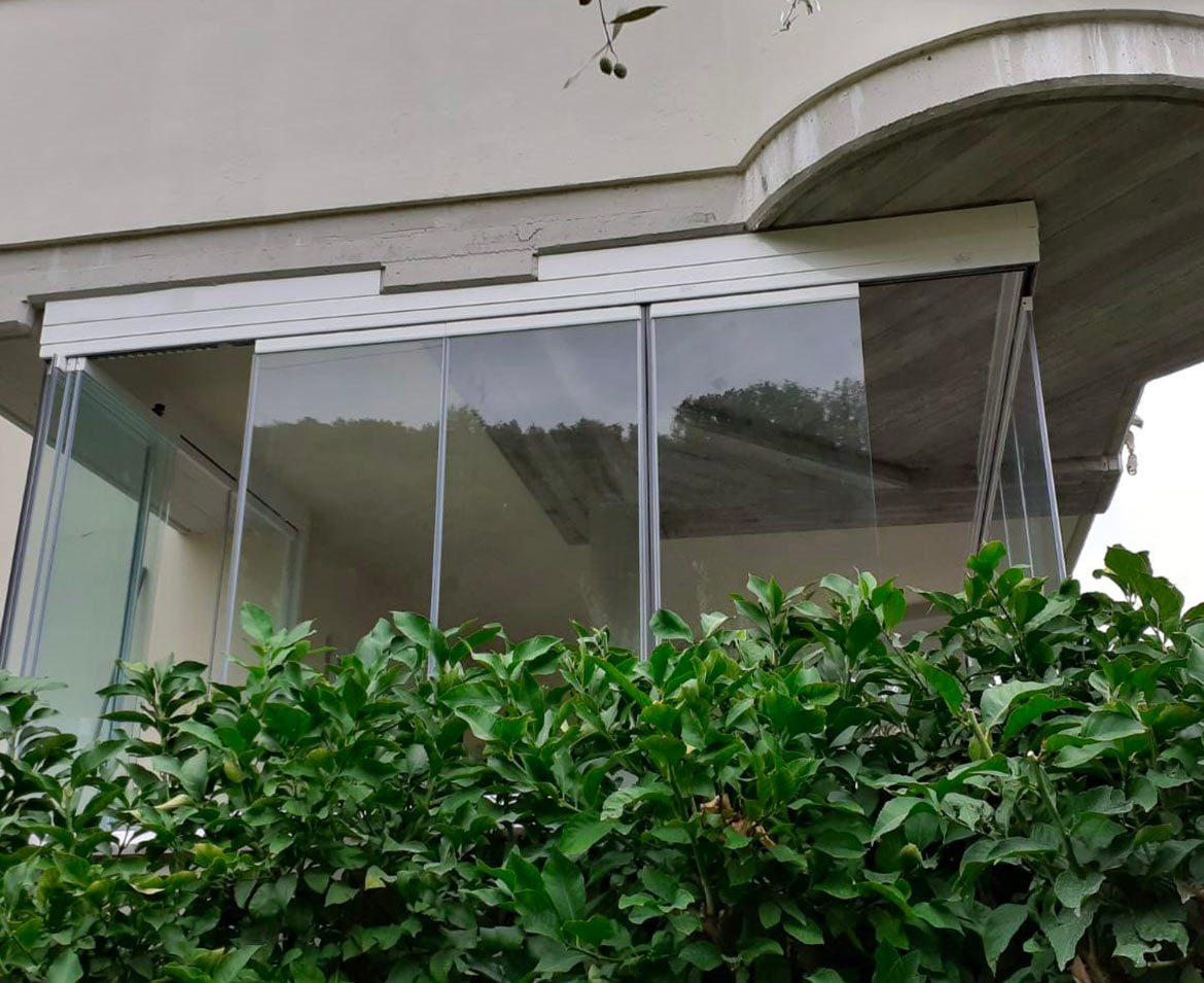Balcone vetrate scorrevoli massa carrara