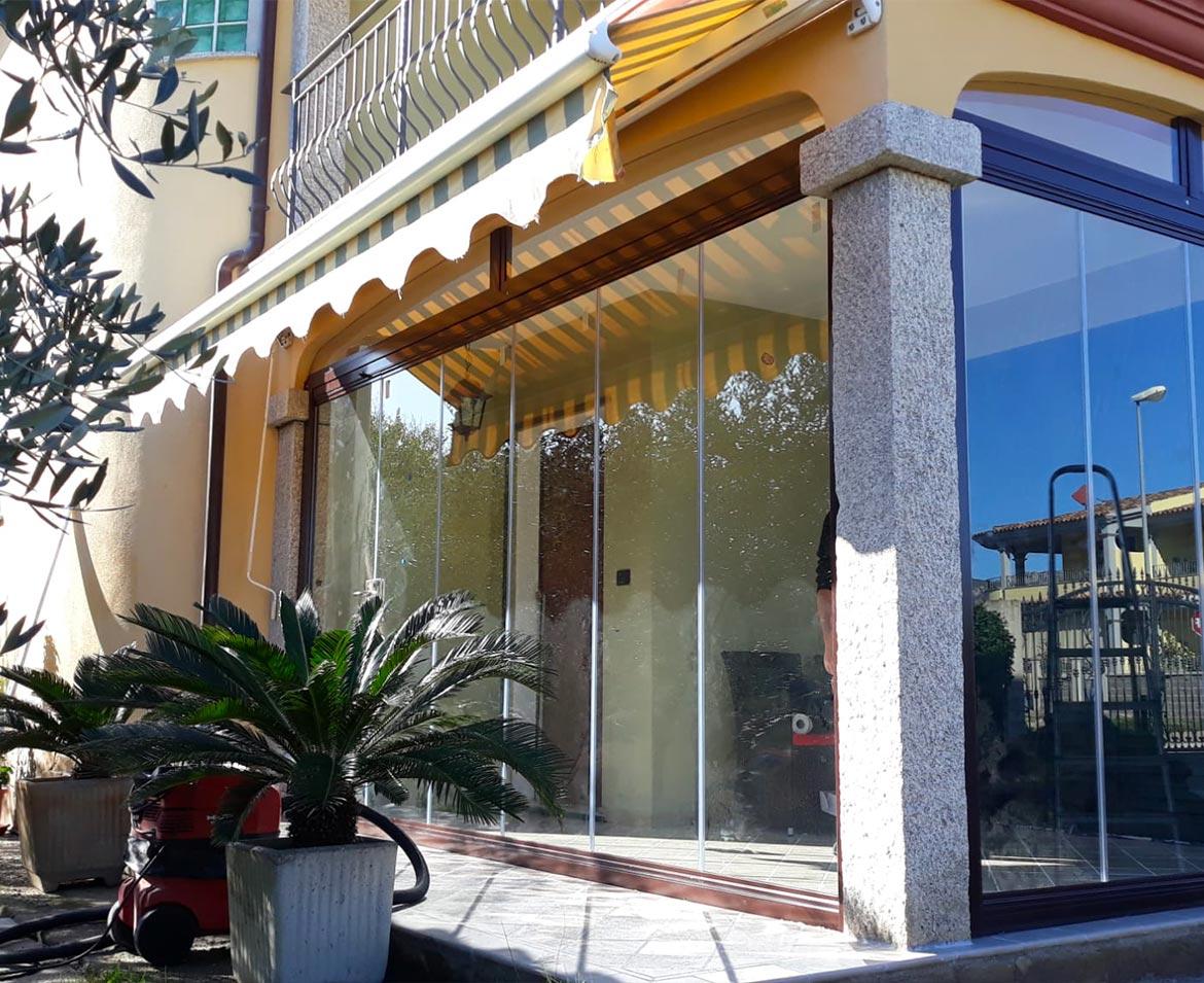 Porticato con vetrate scorrevoli nuoro