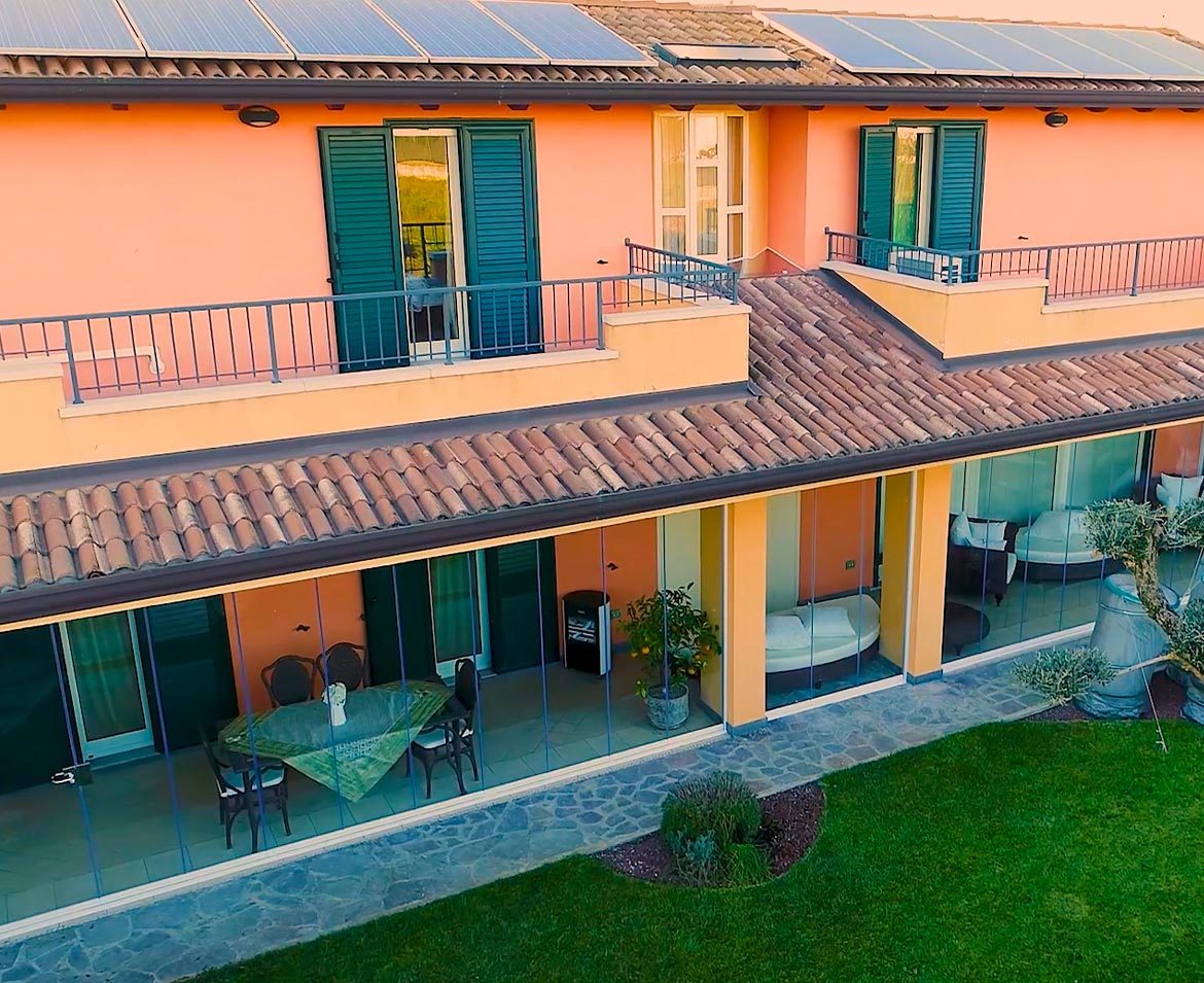Portici con vetrate rimini