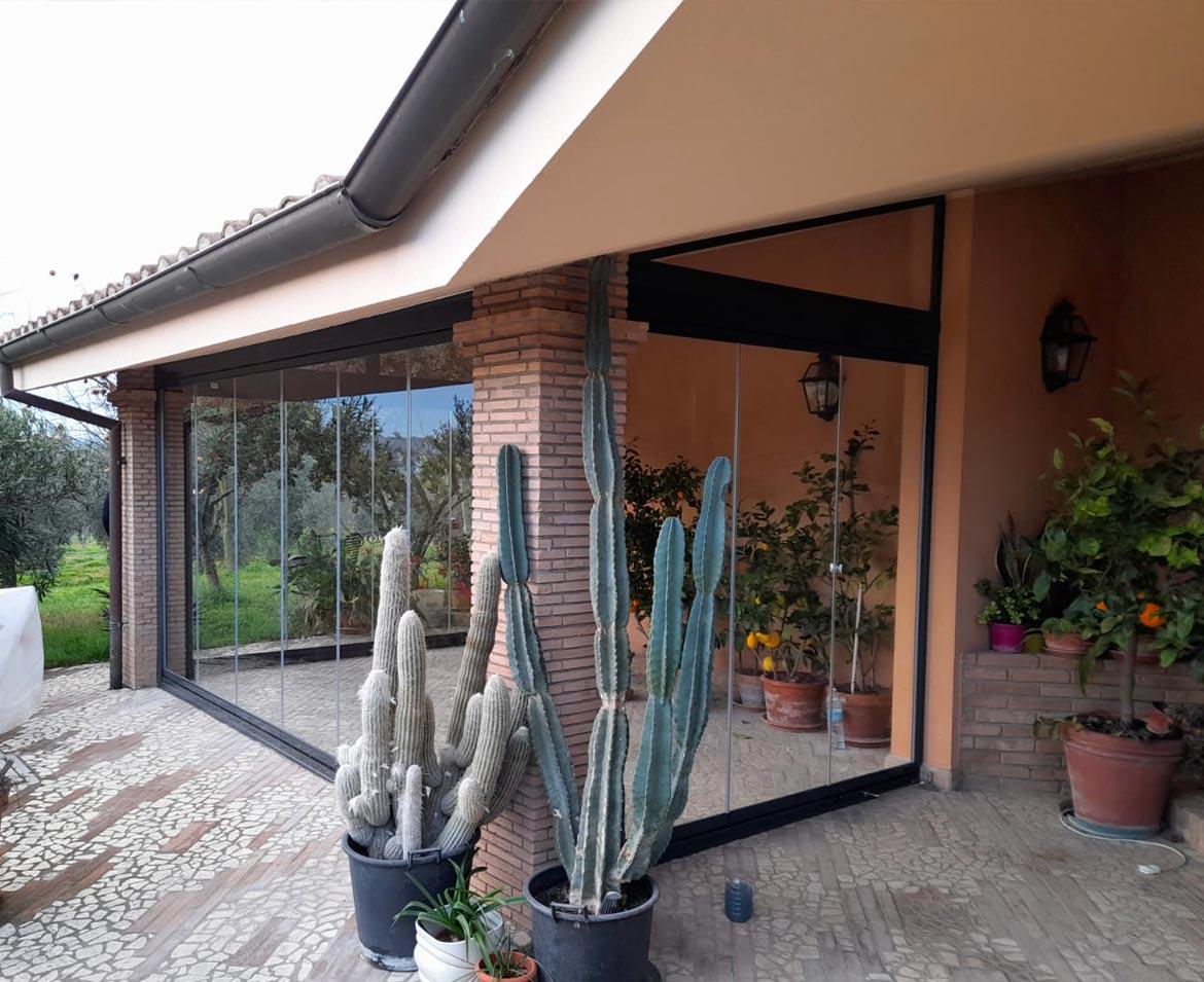Portico con vetrate terni