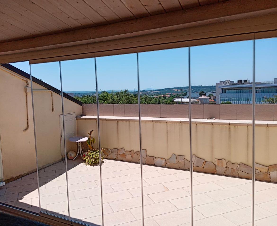 Terrazza attico con vetrate