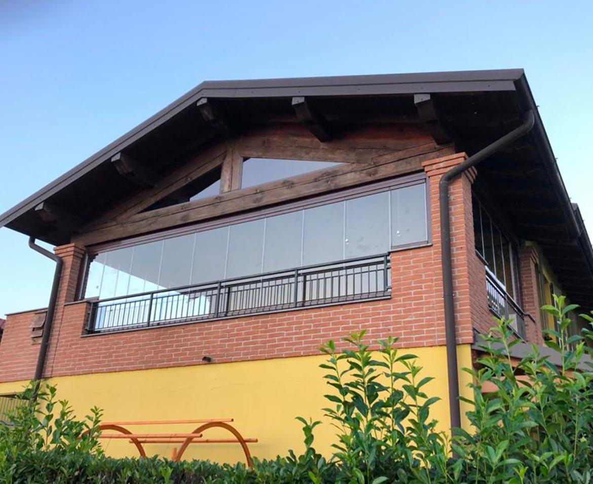 Terrazza con vetrate pavia