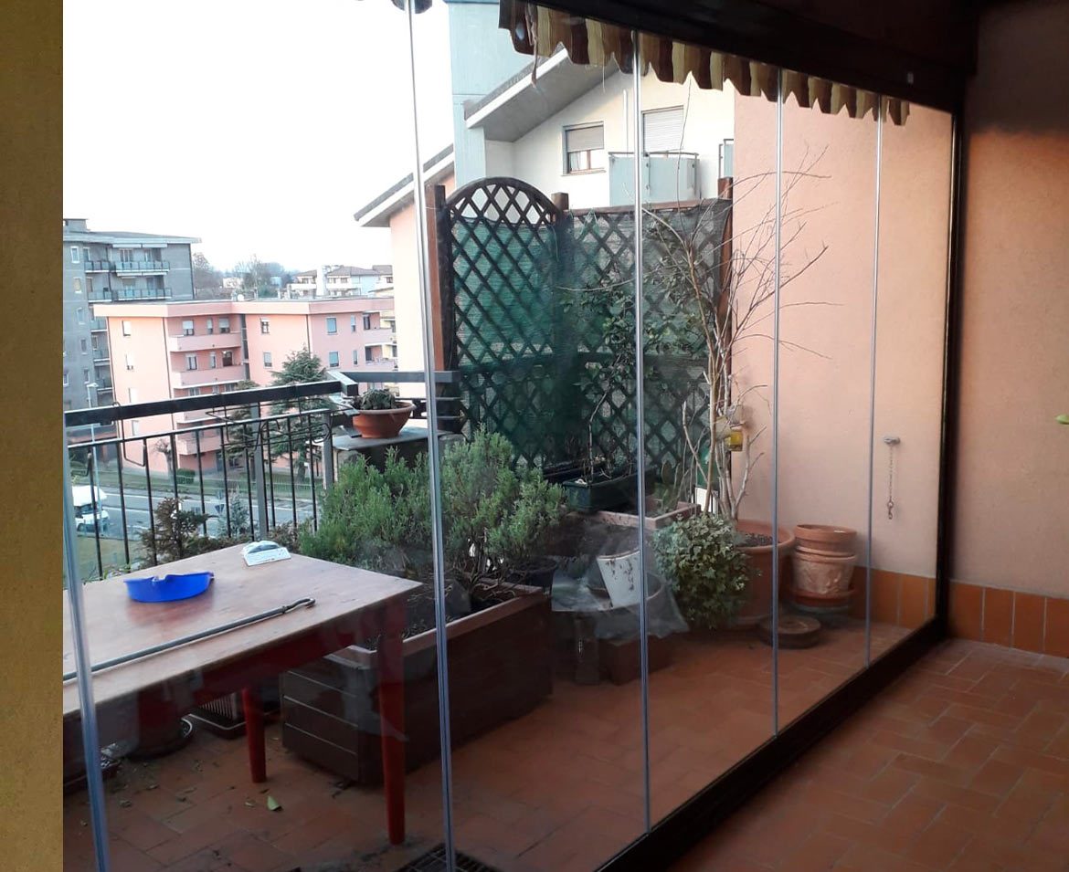 Terrazzo con vetrate lodi