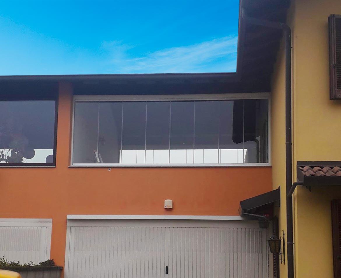 Terrazzo con vetrate pavia