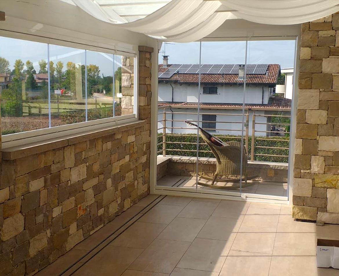 Terrazzo con vetrate piacenza