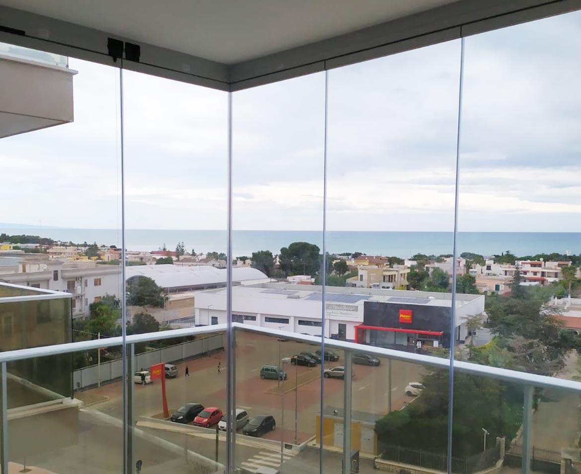 Terrazzo con vetrate scorrevoli barletta