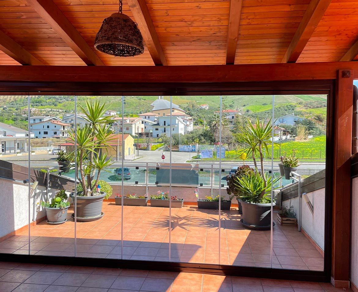 Veranda con vetrate scorrevole crotone